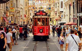Taksim Square Leon'S Hotel